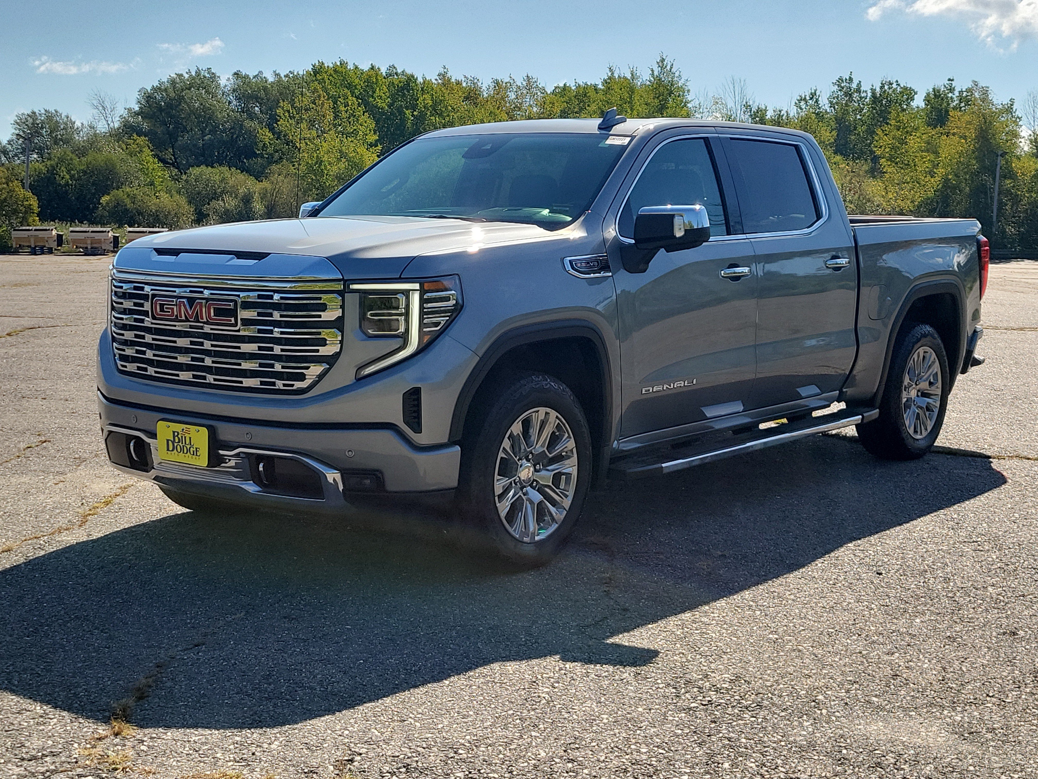 Used 2024 GMC Sierra 1500 Denali AWD/4WD image 1