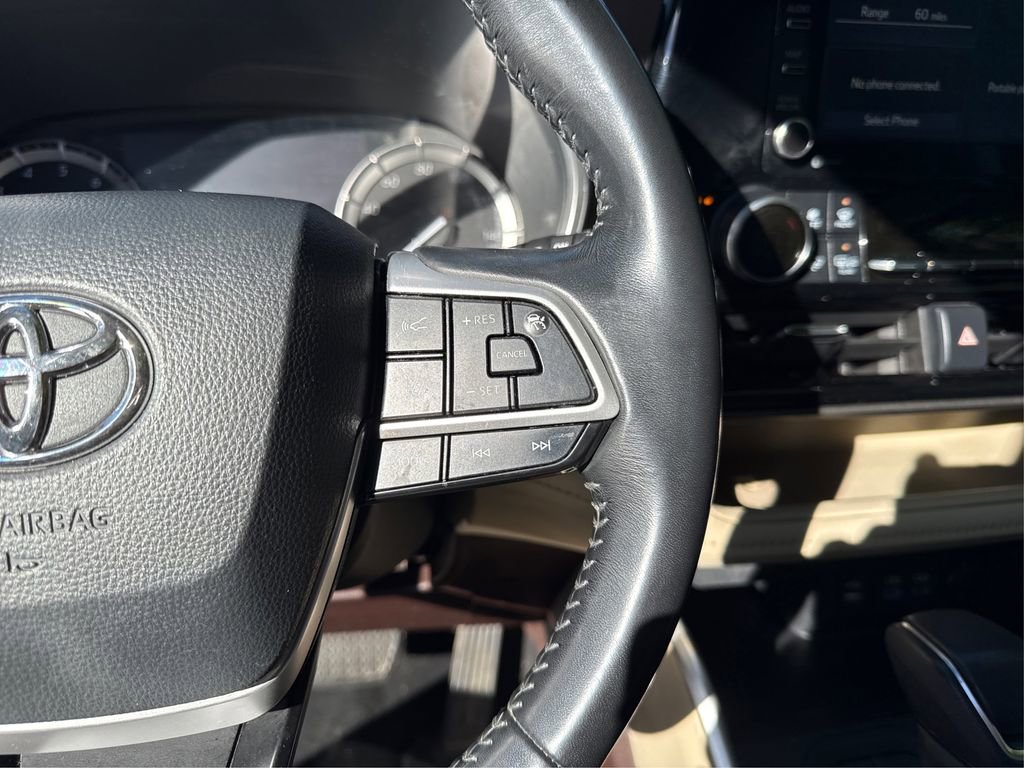 Used 2022 Toyota Highlander XLE image 28