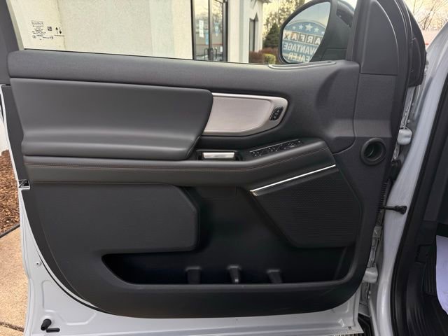 Used 2025 Ford Expedition Active image 20