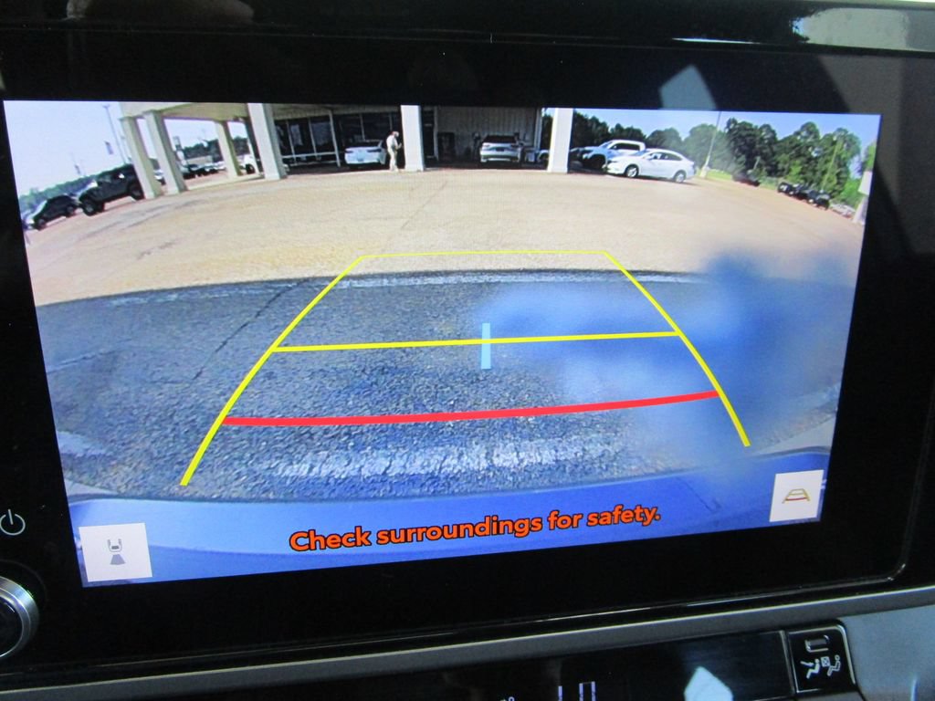 Used 2025 Toyota Camry SE FWD image 40