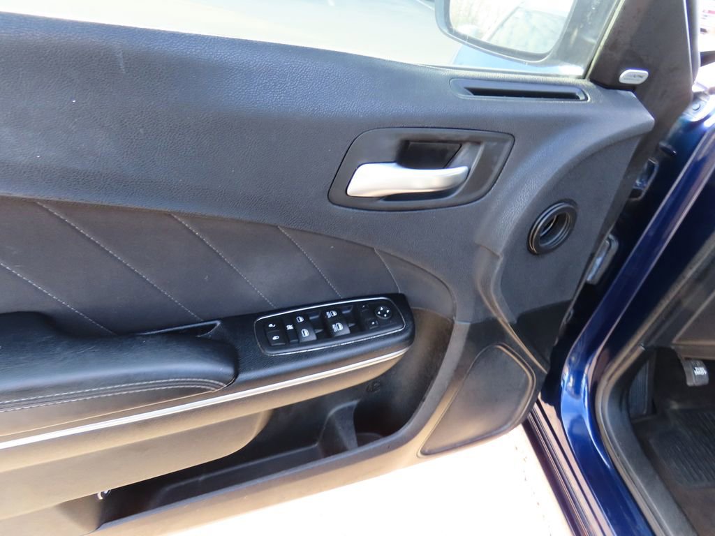 Used 2016 Dodge Charger SXT image 23