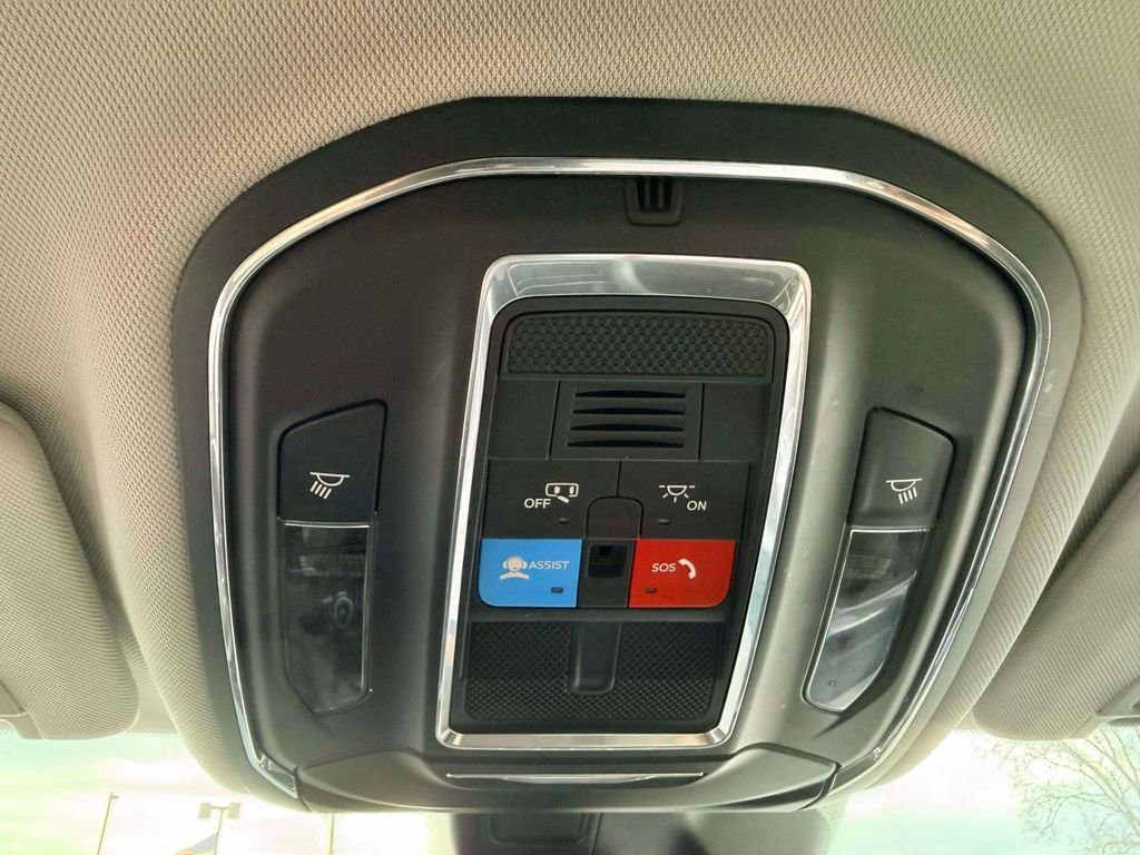 Used 2023 Jeep Grand Cherokee L Laredo AWD/4WD image 27