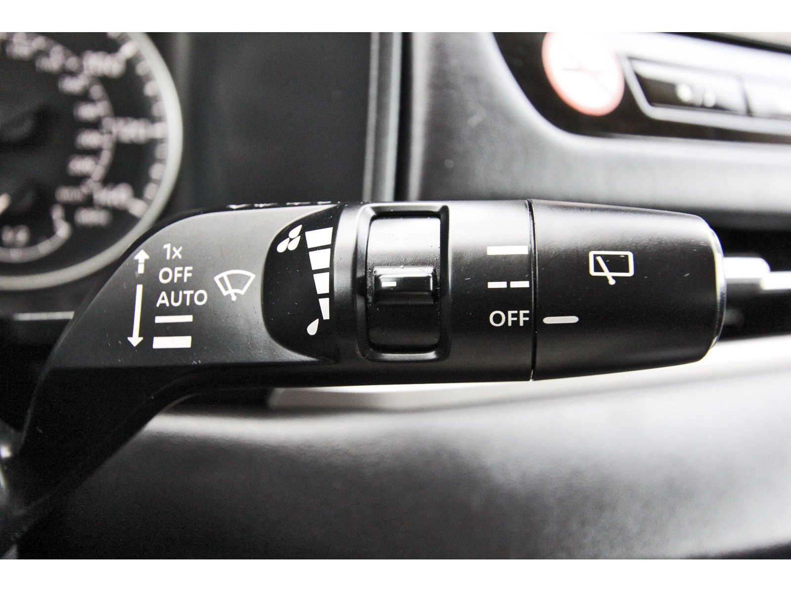 Used 2025 Mitsubishi Outlander SE FWD image 18