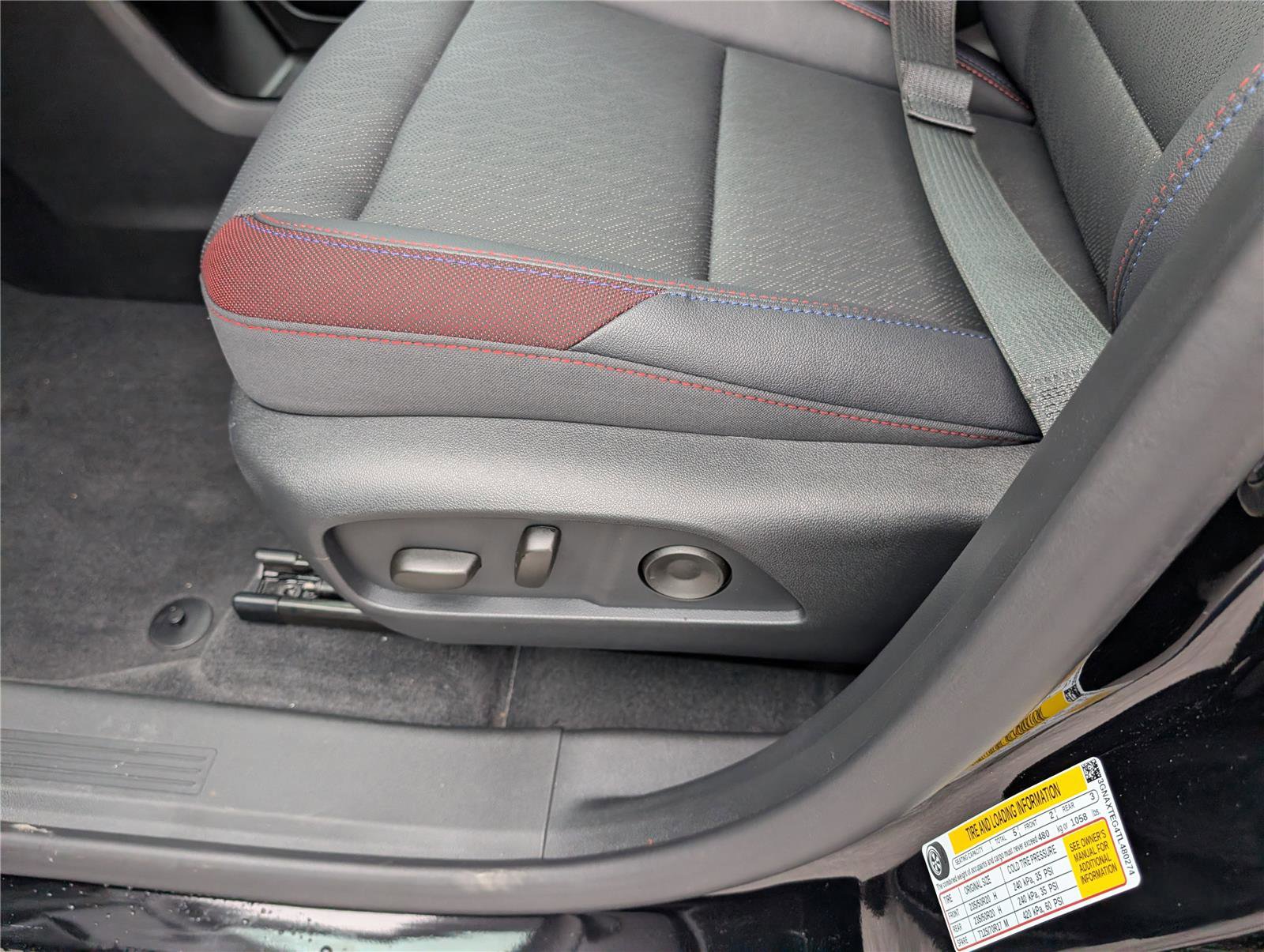 New 2026 Chevrolet Equinox RS w/ Safety and Technology Package AWD/4WD image 17