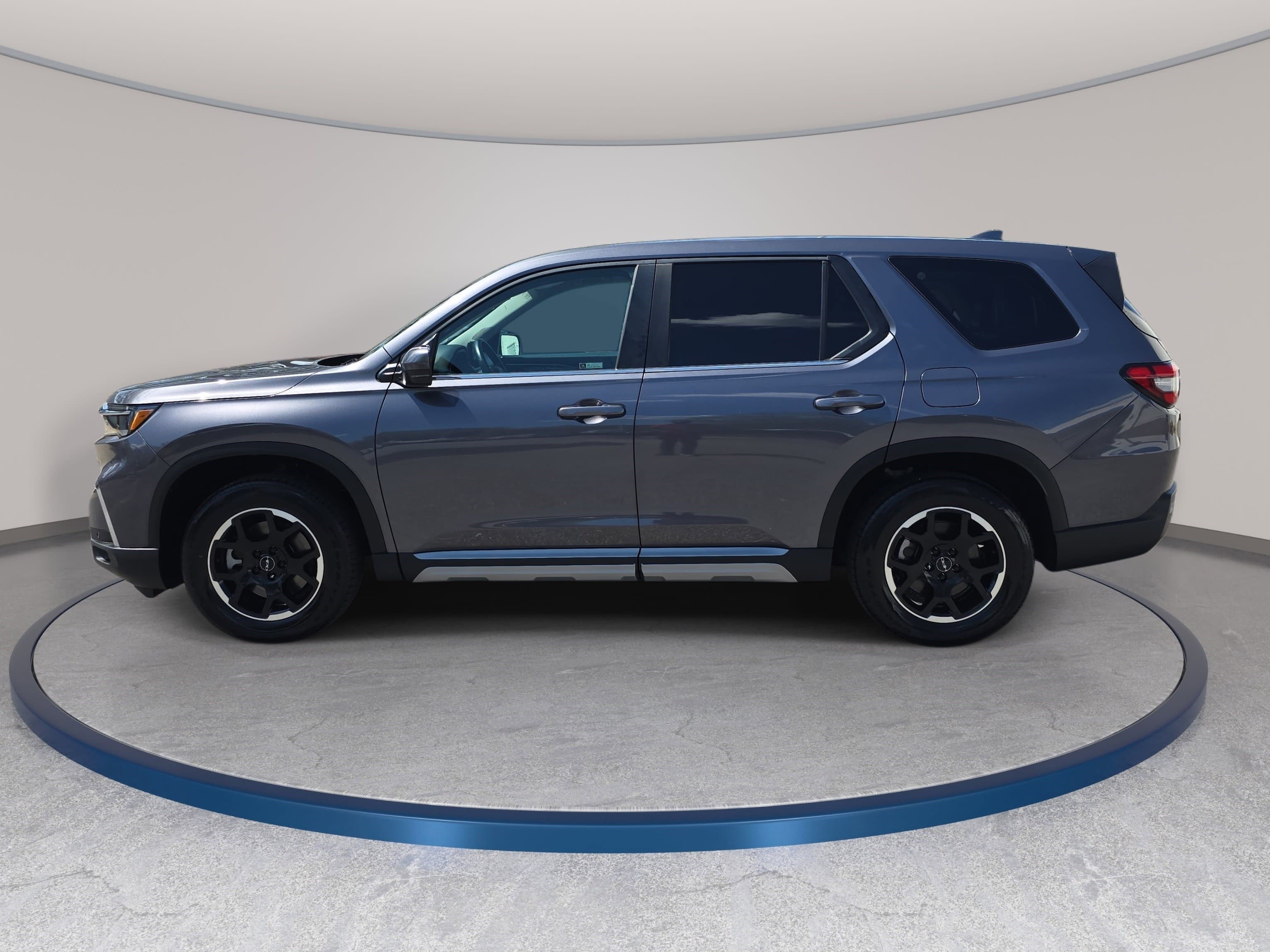 Used 2025 Honda Pilot EX-L image 8