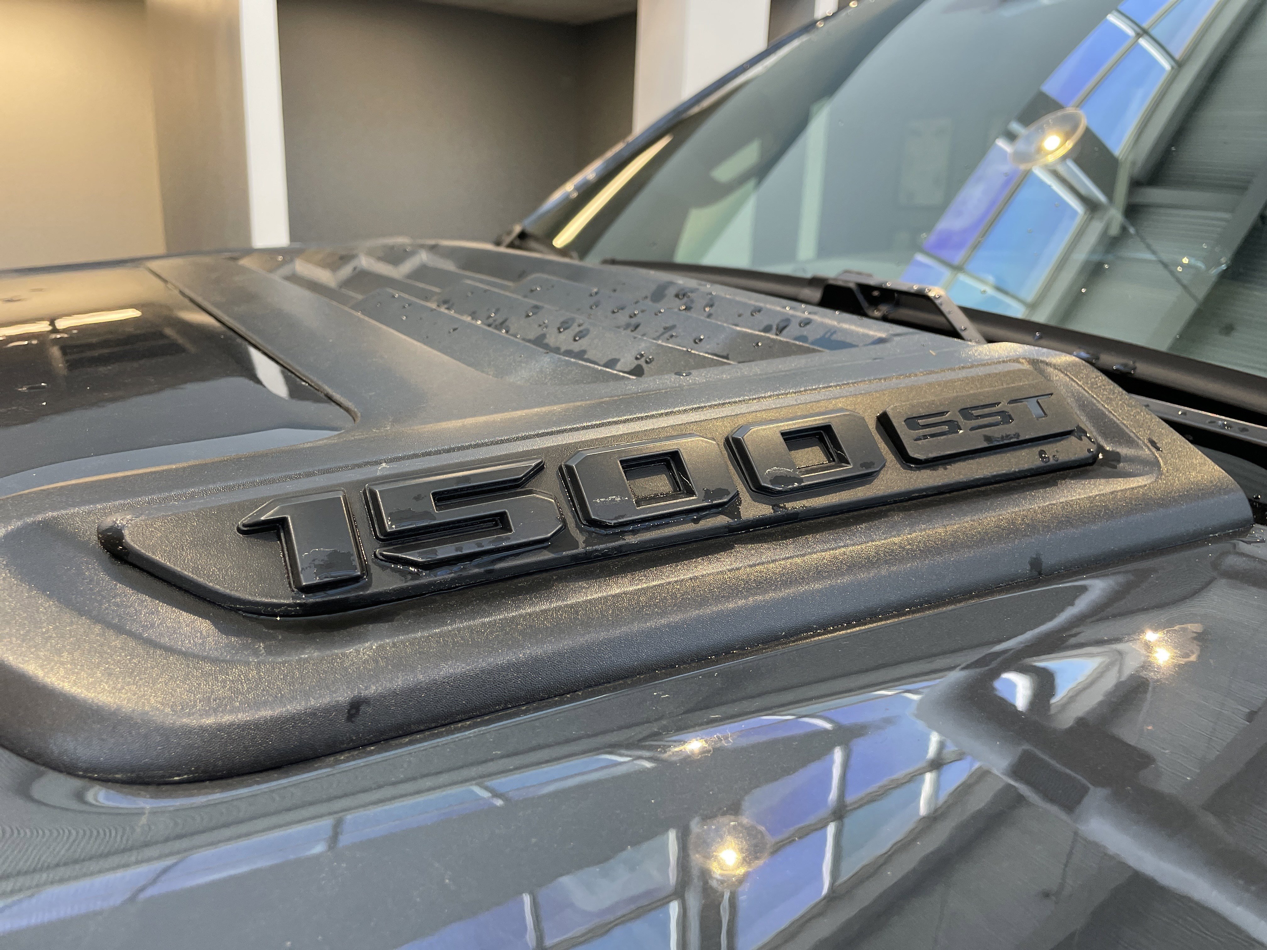 Used 2025 RAM 1500 Laramie w/ Night Edition image 40