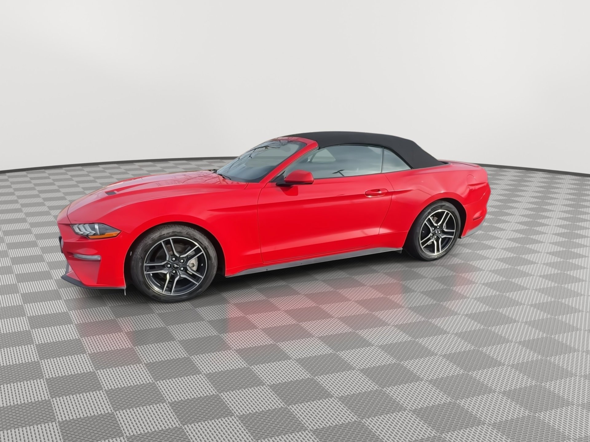 Used 2018 Ford Mustang Convertible w/ Equipment Group 101A image 5