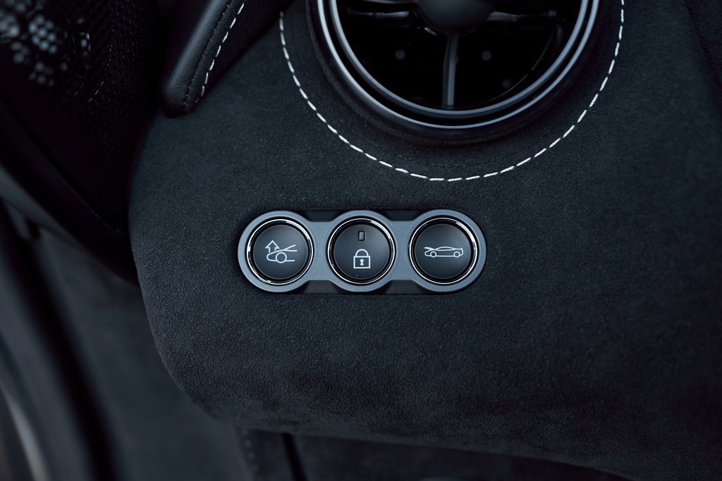 Used 2026 McLaren 750S Spider image 47