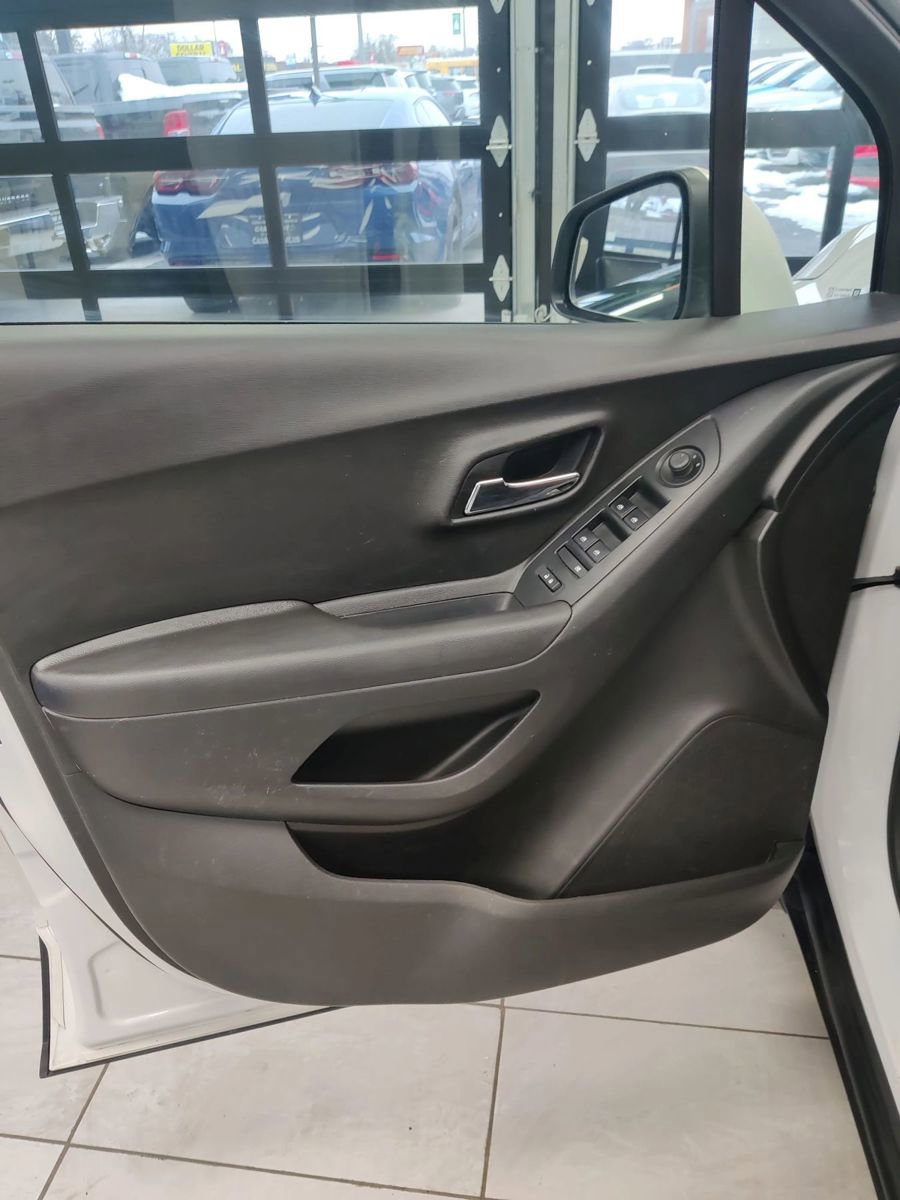 Used 2020 Chevrolet Trax LS w/ Tint and Cruise Package image 16