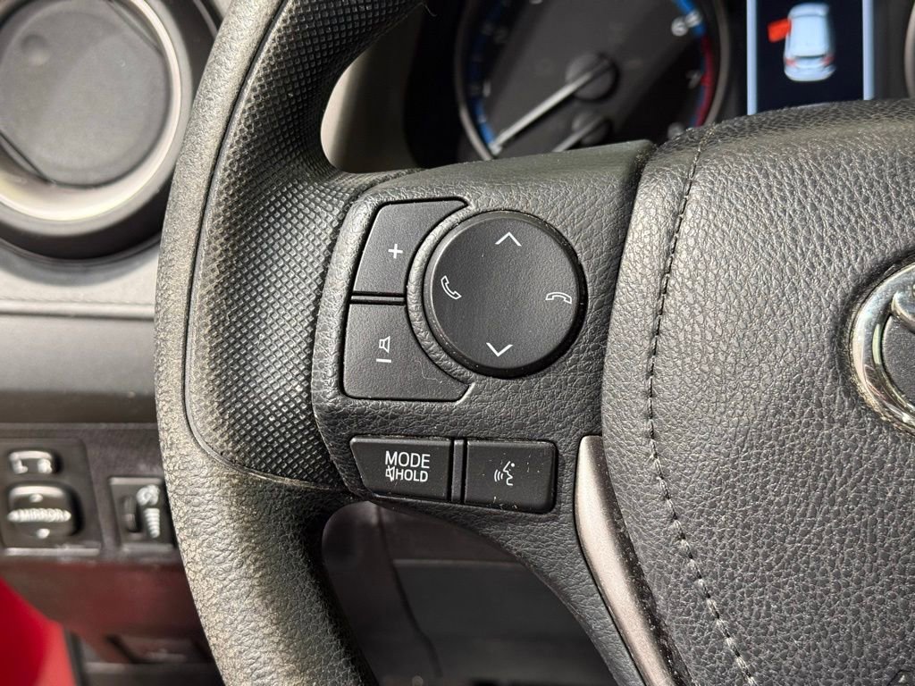 Used 2018 Toyota RAV4 LE image 22