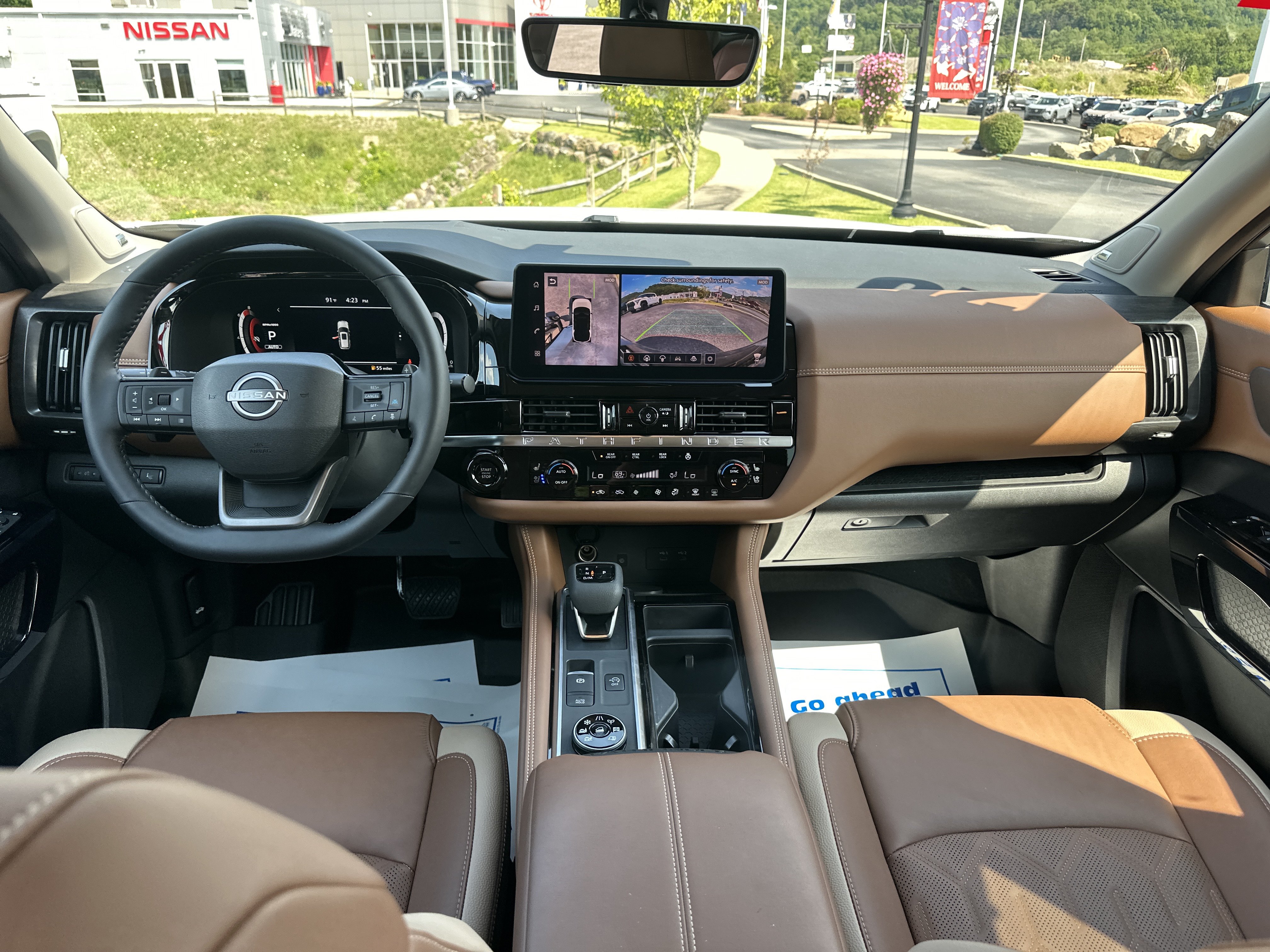 Used 2026 Nissan Pathfinder Platinum w/ Cargo Package AWD/4WD image 26