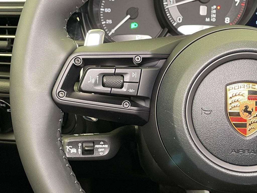 New 2026 Porsche Macan Turbo image 40