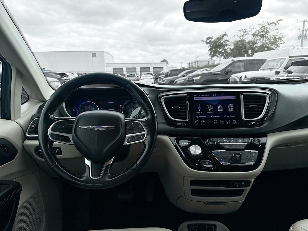Used 2020 Chrysler Pacifica Touring-L w/ Advanced Safetytec Group image 25