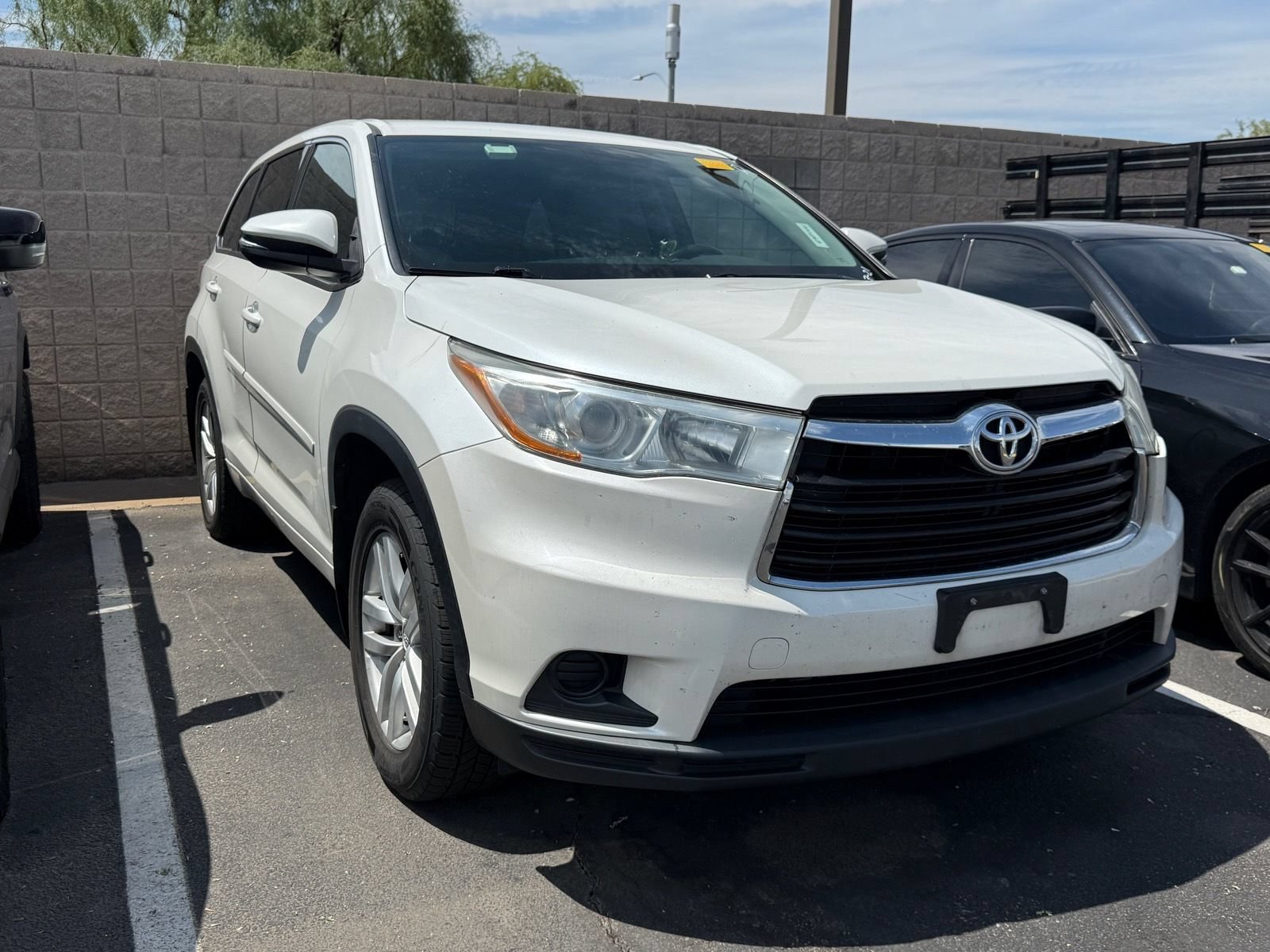 Used 2016 Toyota Highlander LE AWD/4WD image 5