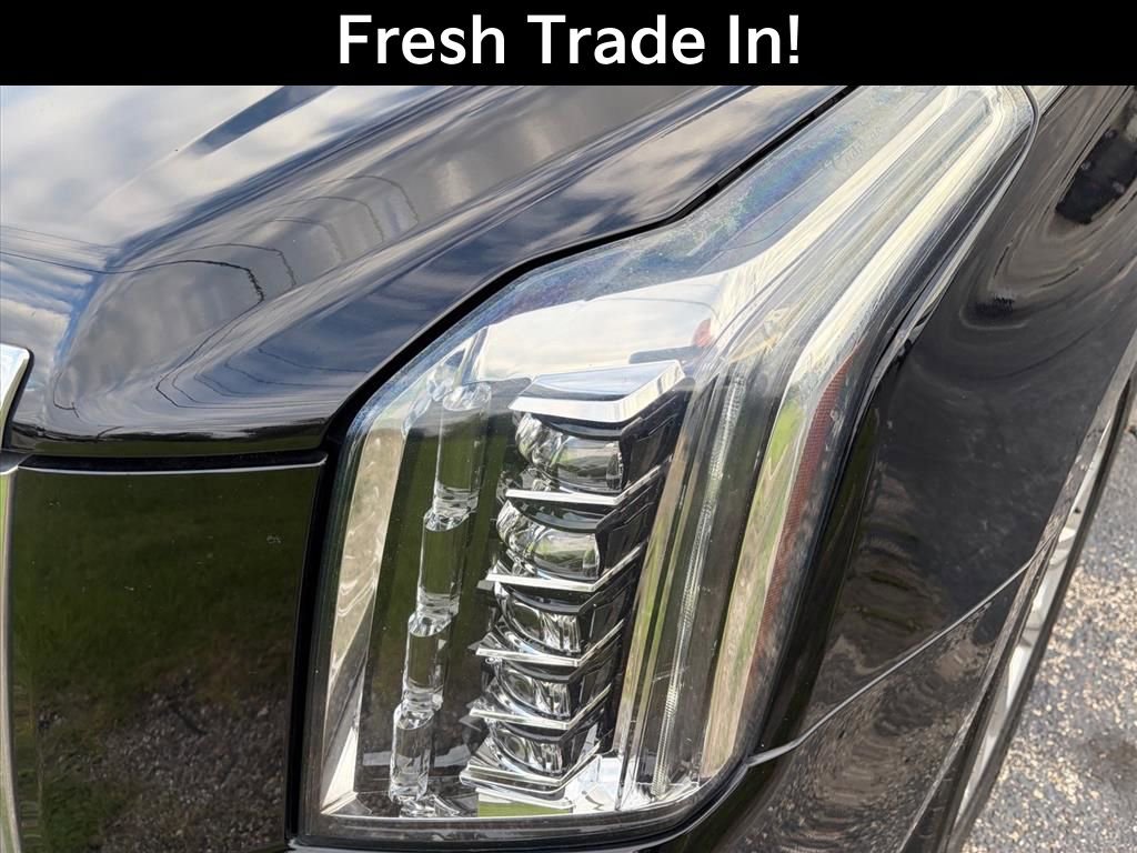 Used 2020 Cadillac Escalade Luxury AWD/4WD image 4
