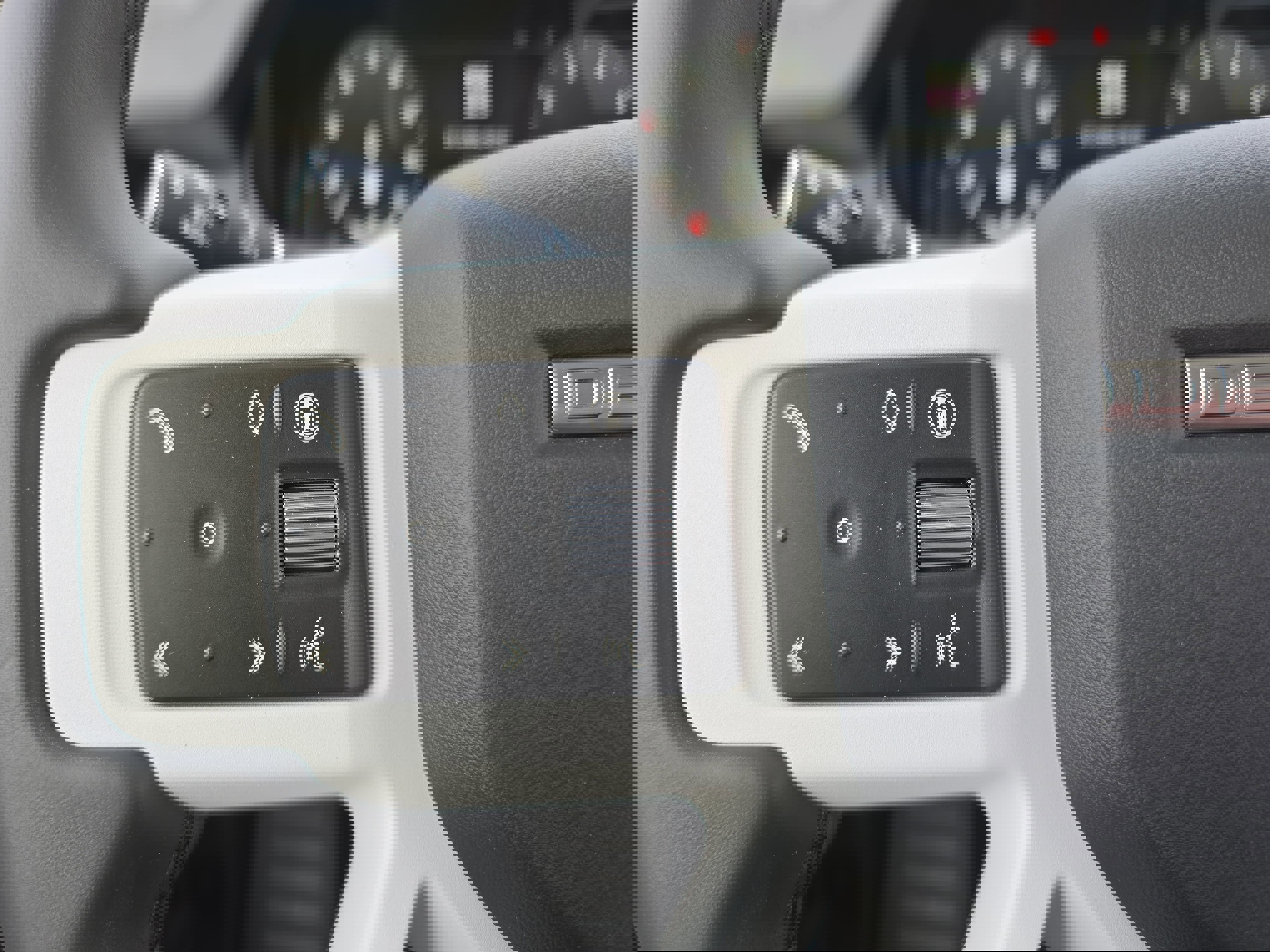 New 2026 Land Rover Defender 130 X-Dynamic SE image 17