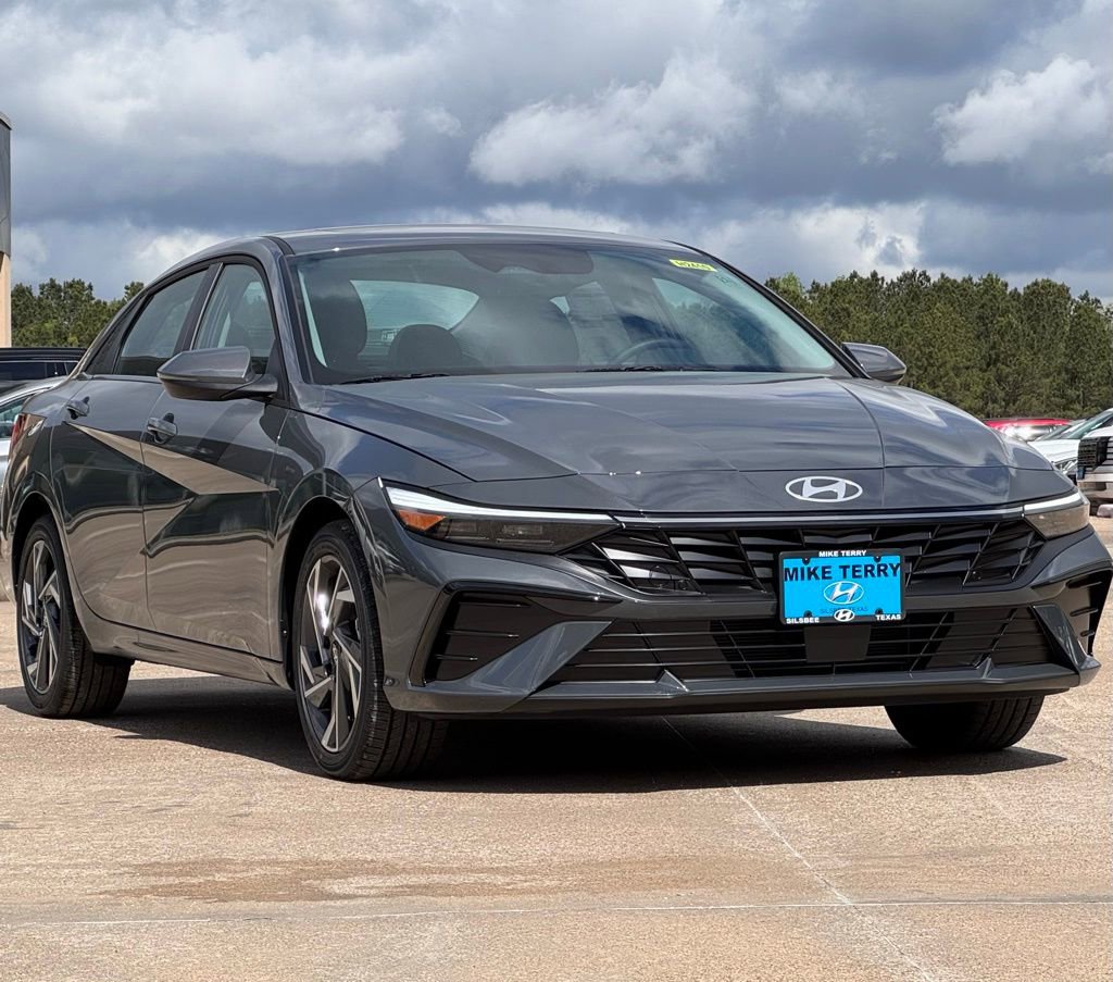 New 2026 Hyundai Elantra Limited image 11