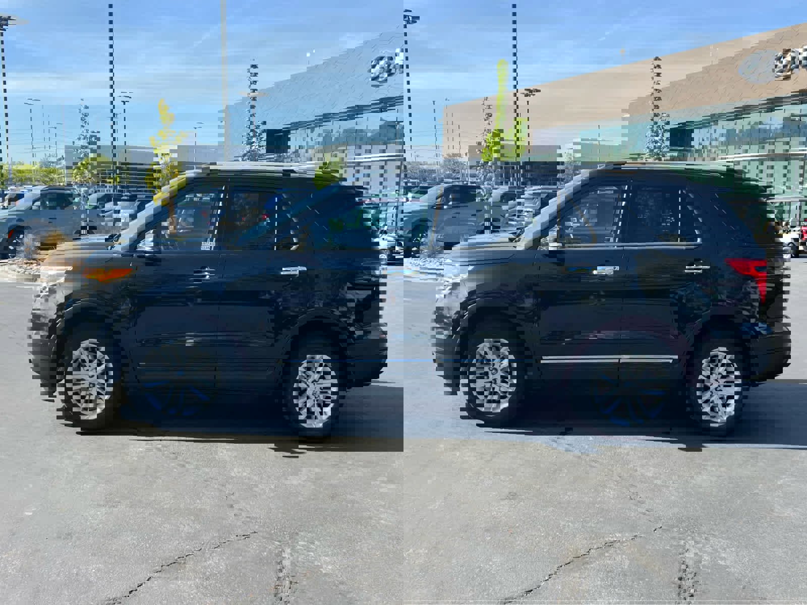 Used 2013 Ford Explorer XLT image 12