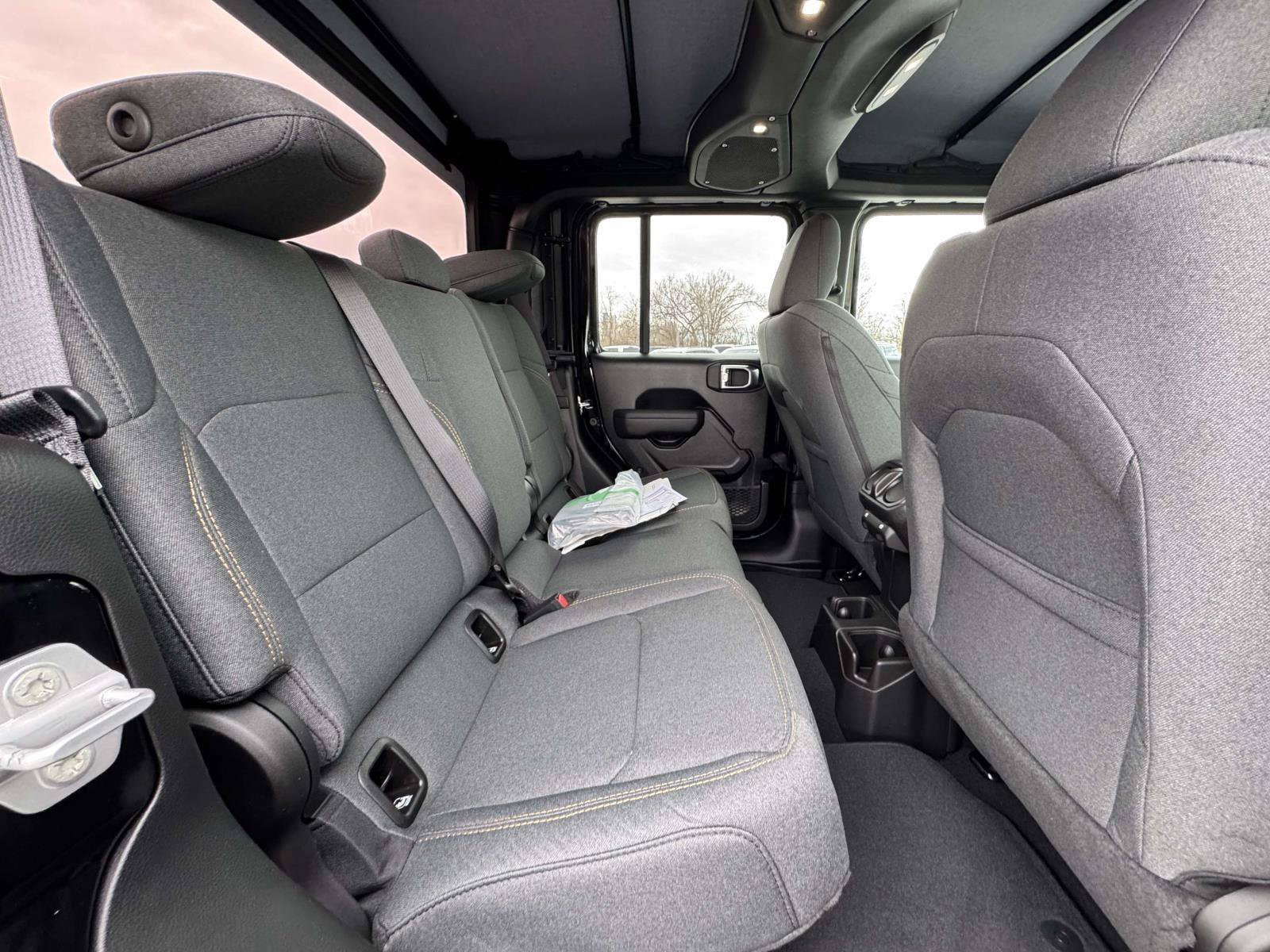 New 2026 Jeep Gladiator Sport AWD/4WD image 18