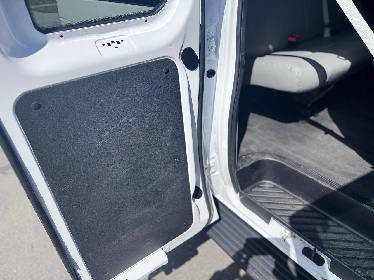 Used 2014 Ford E-350 and Econoline 350 XL RWD image 13