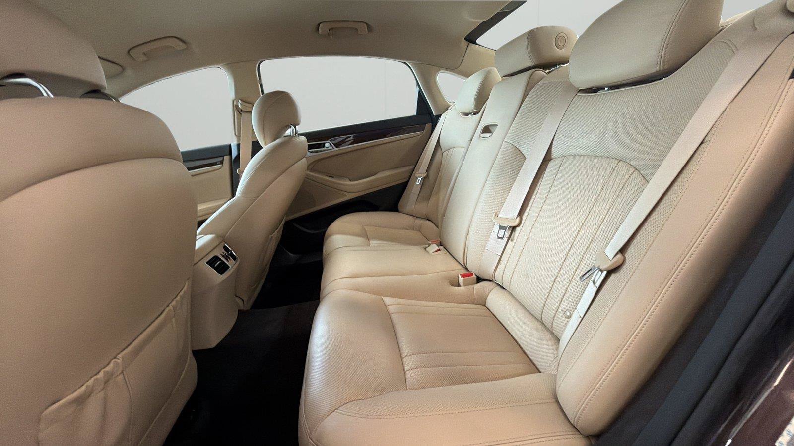 Used 2015 Hyundai Genesis 3.8 AWD/4WD image 11
