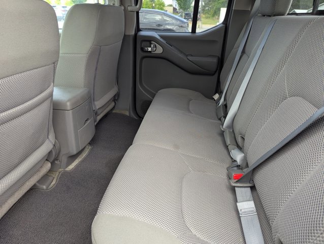 Used 2015 Nissan Frontier SV RWD image 23