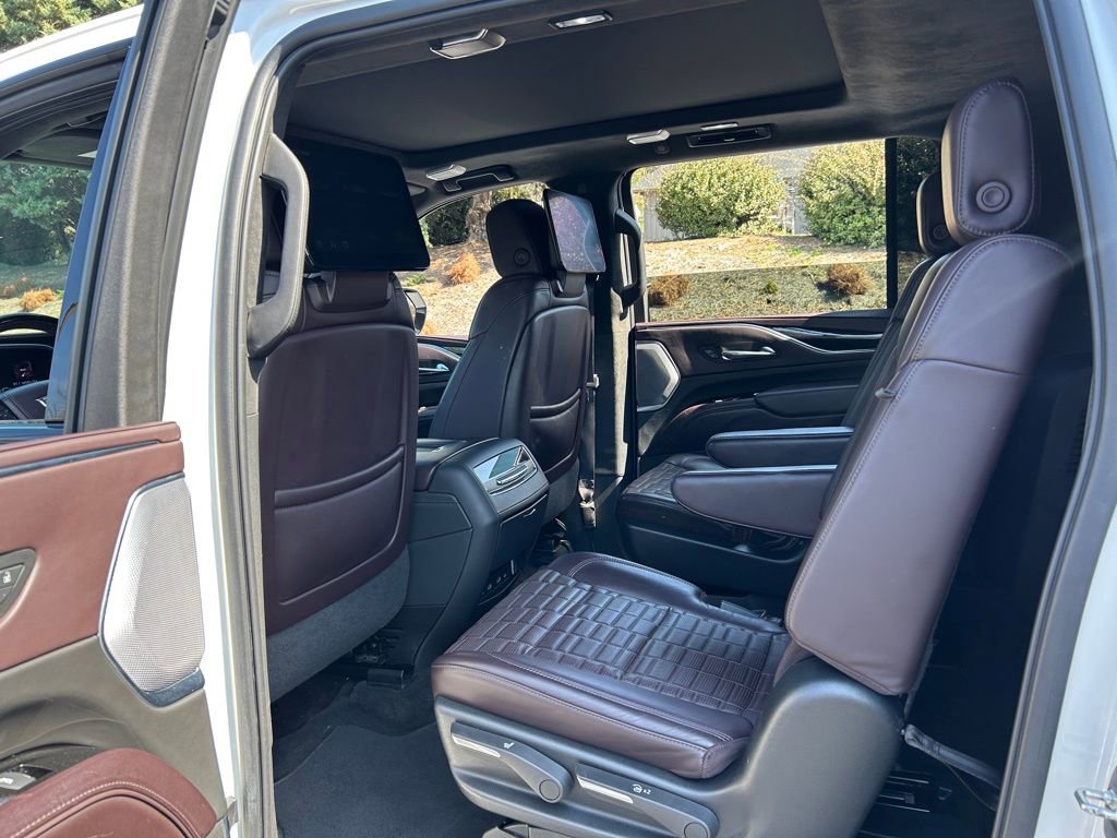 Used 2022 Cadillac Escalade ESV Sport Platinum image 43