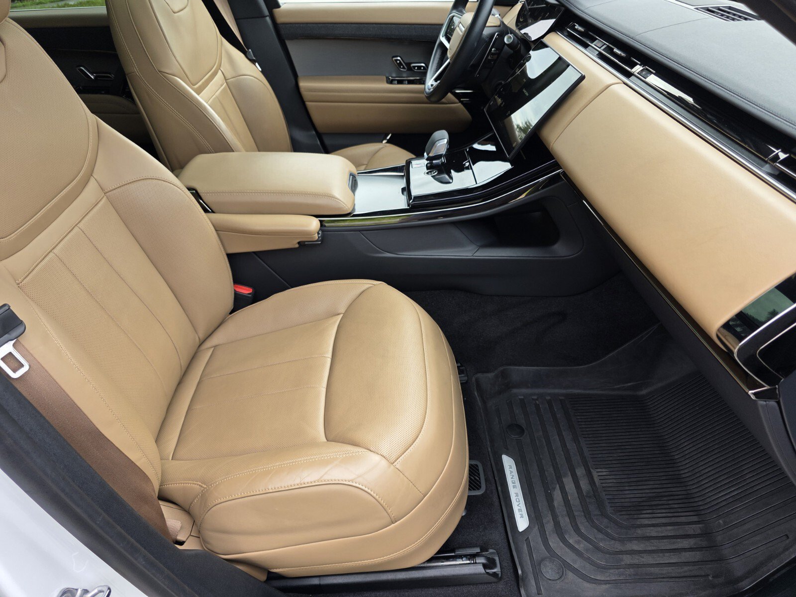 Certified 2024 Land Rover Range Rover Sport SE AWD/4WD image 3