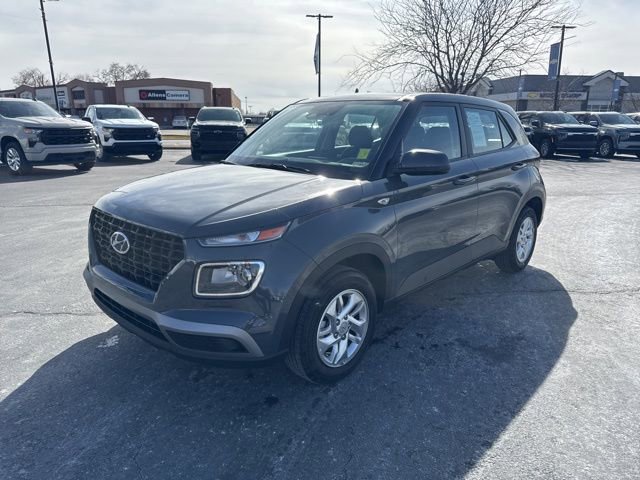 Used 2025 Hyundai Venue SE image 3