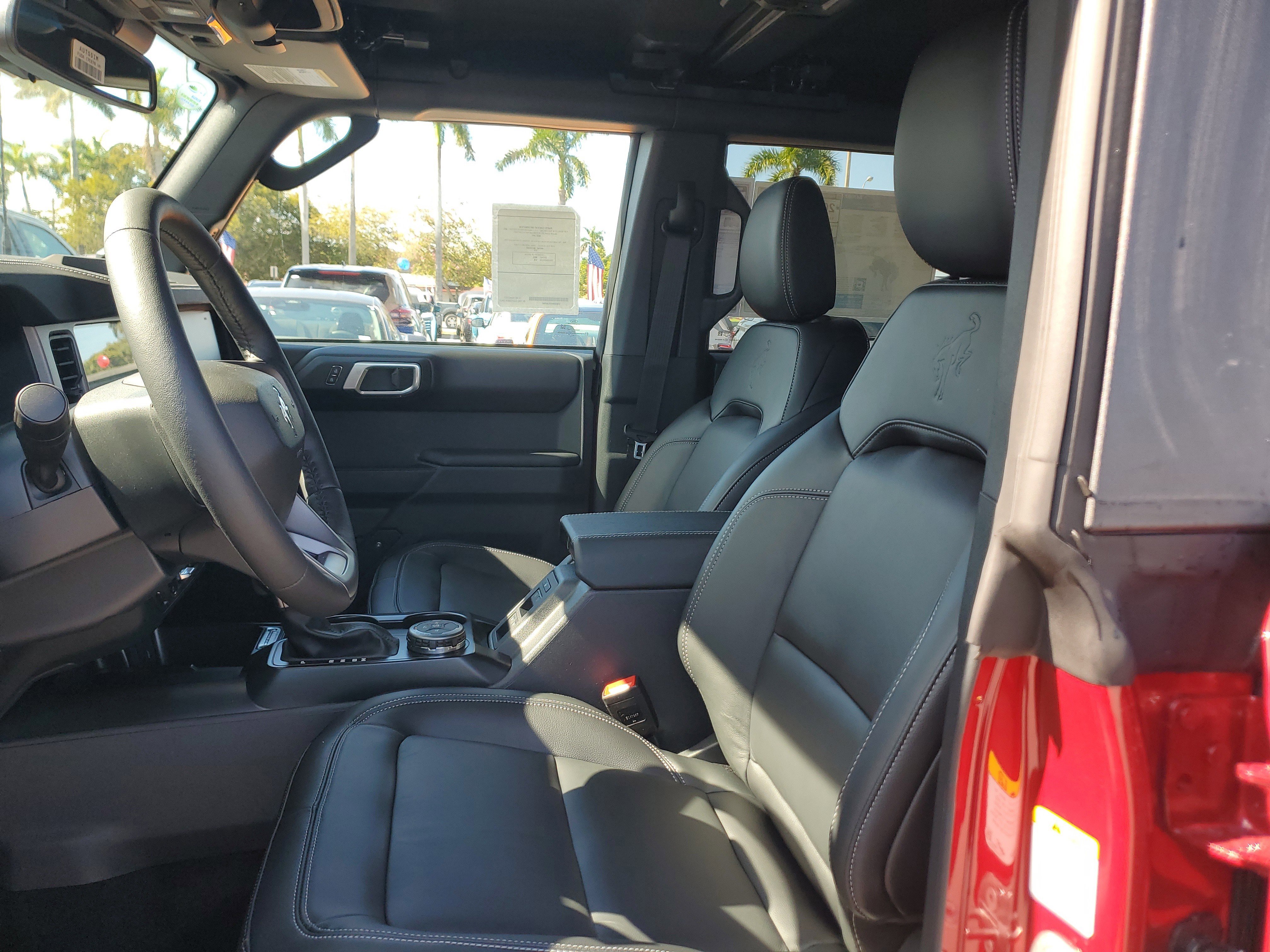 New 2026 Ford Bronco Outer Banks w/ Black Appearance Package image 10