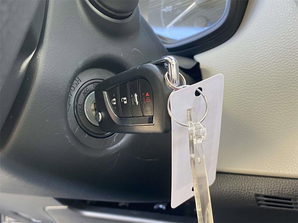 Used 2025 Toyota Corolla LE image 28