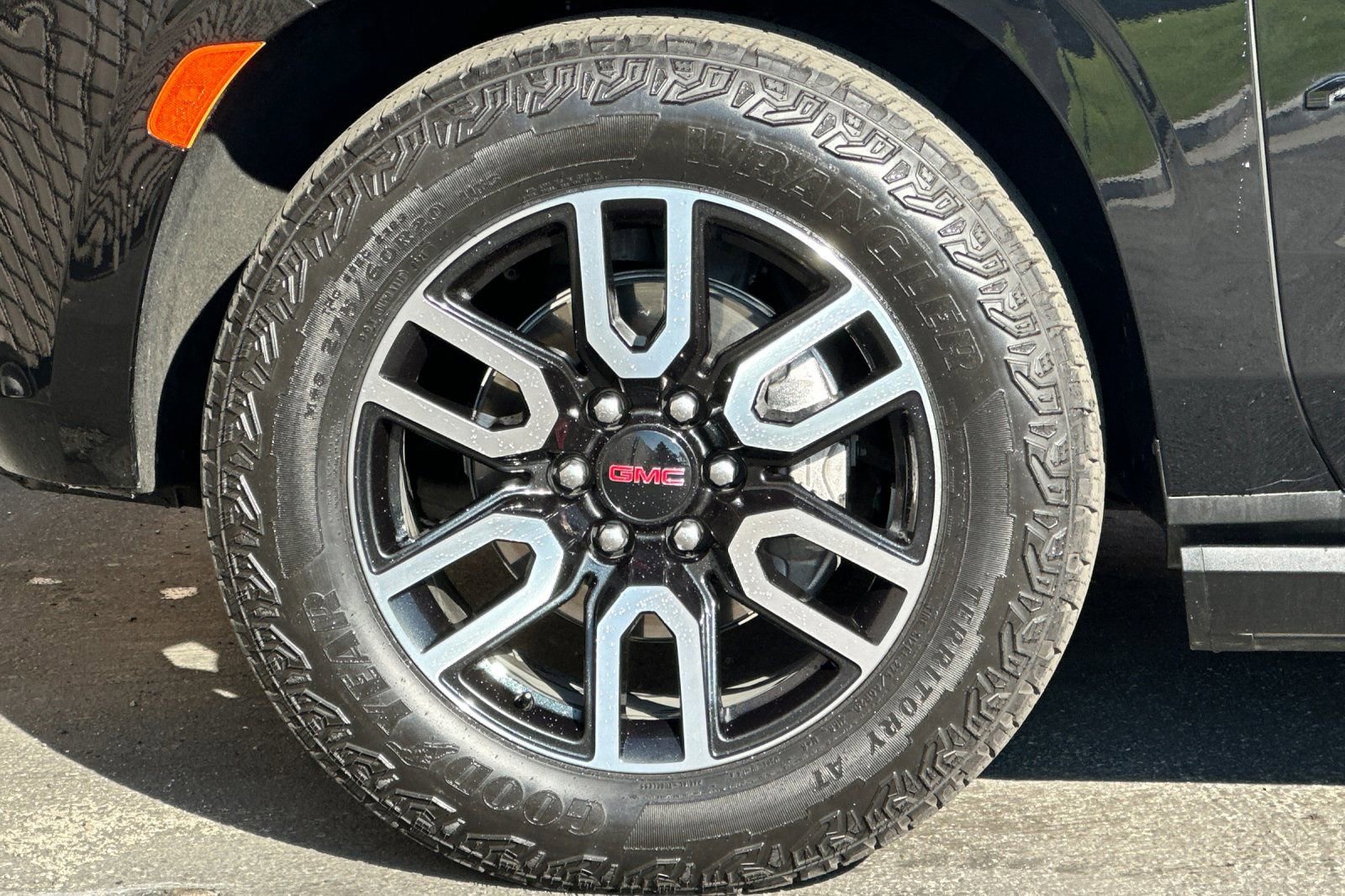 Certified 2024 GMC Yukon AT4 w/ AT4 Premium Plus Package image 28