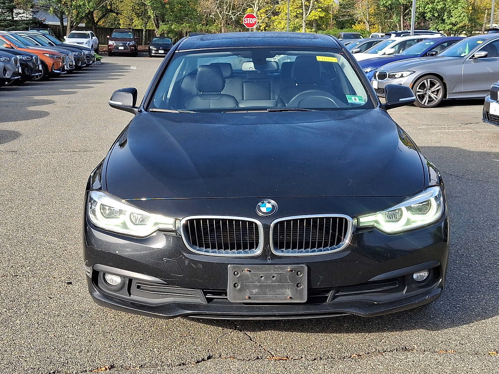 Used 2018 BMW 320i xDrive Sedan w/ Convenience Package AWD/4WD image 2