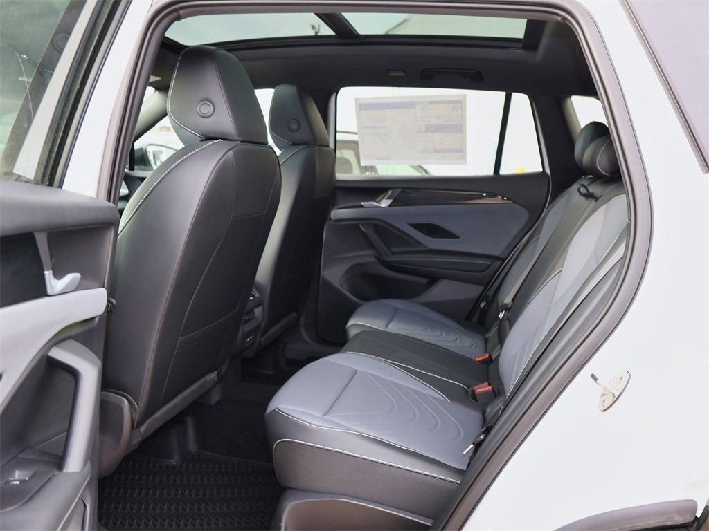 New 2026 Volkswagen Tiguan SE R-Line image 15