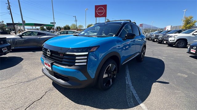 New 2026 Nissan Kicks SR w/ Cold Weather Package