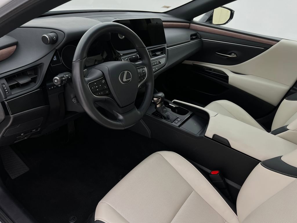 Used 2025 Lexus ES 300h w/ Premium Package image 12