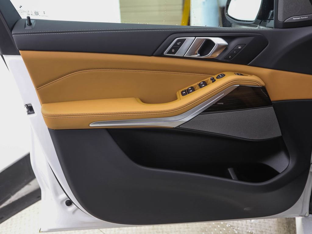 New 2026 BMW X5 xDrive40i w/ M Sport Package image 9