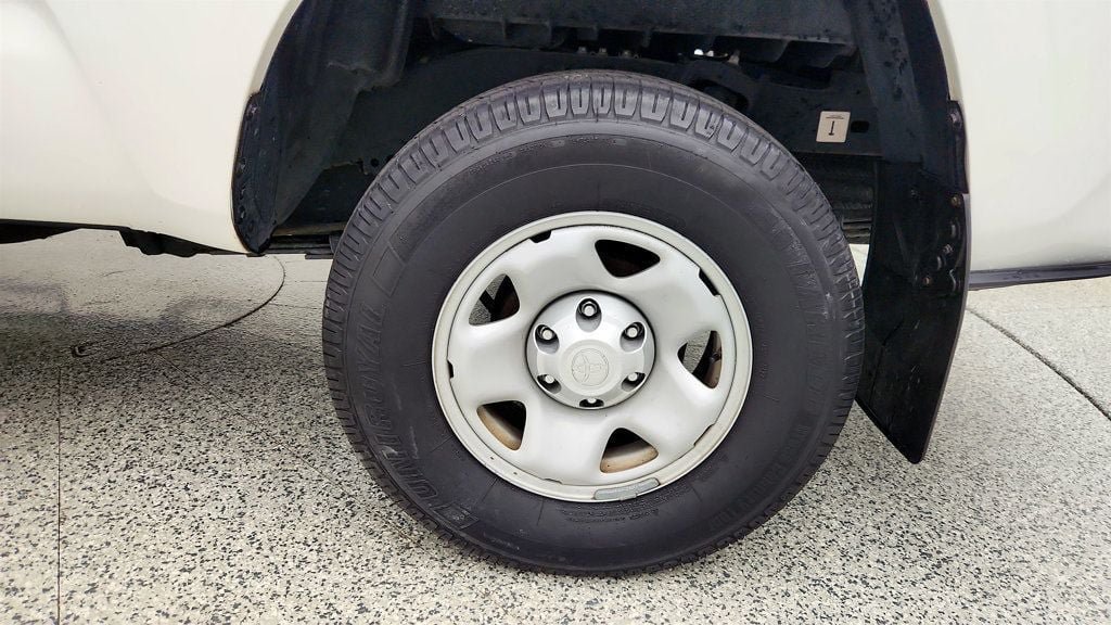 Used 2018 Toyota Tacoma SR RWD image 9