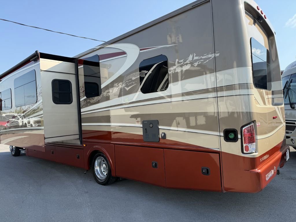 Used 2018 RAM 5500 SLT w/ Quick Order Package 29G SLT image 40