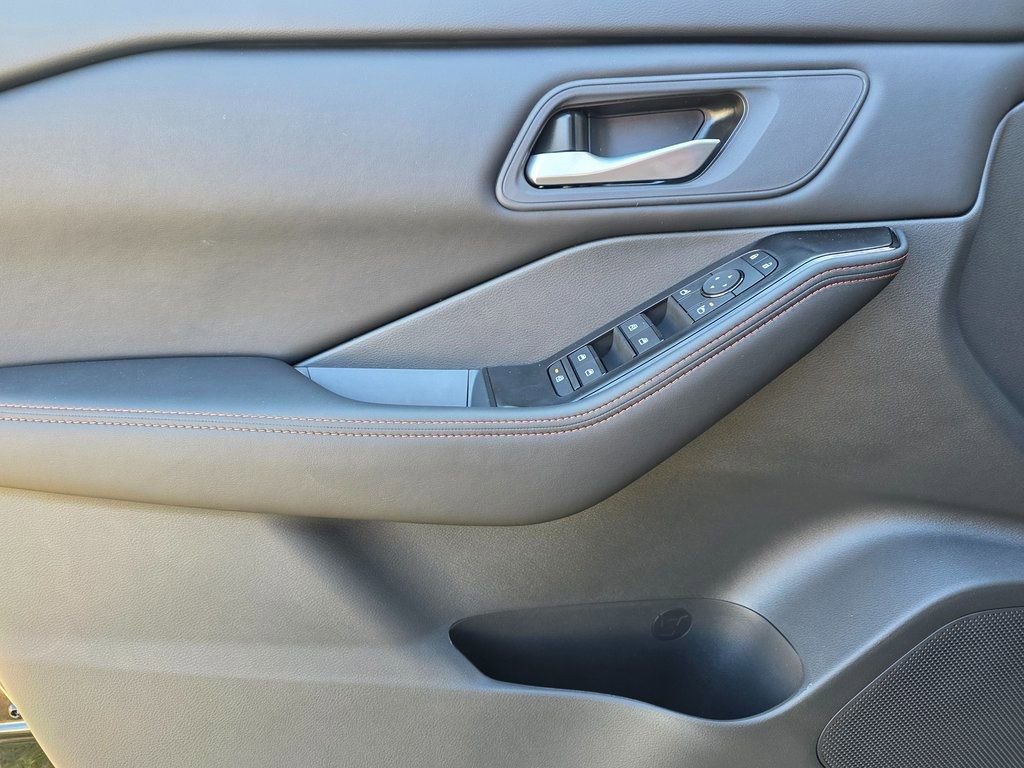 New 2026 Nissan Rogue SV image 17