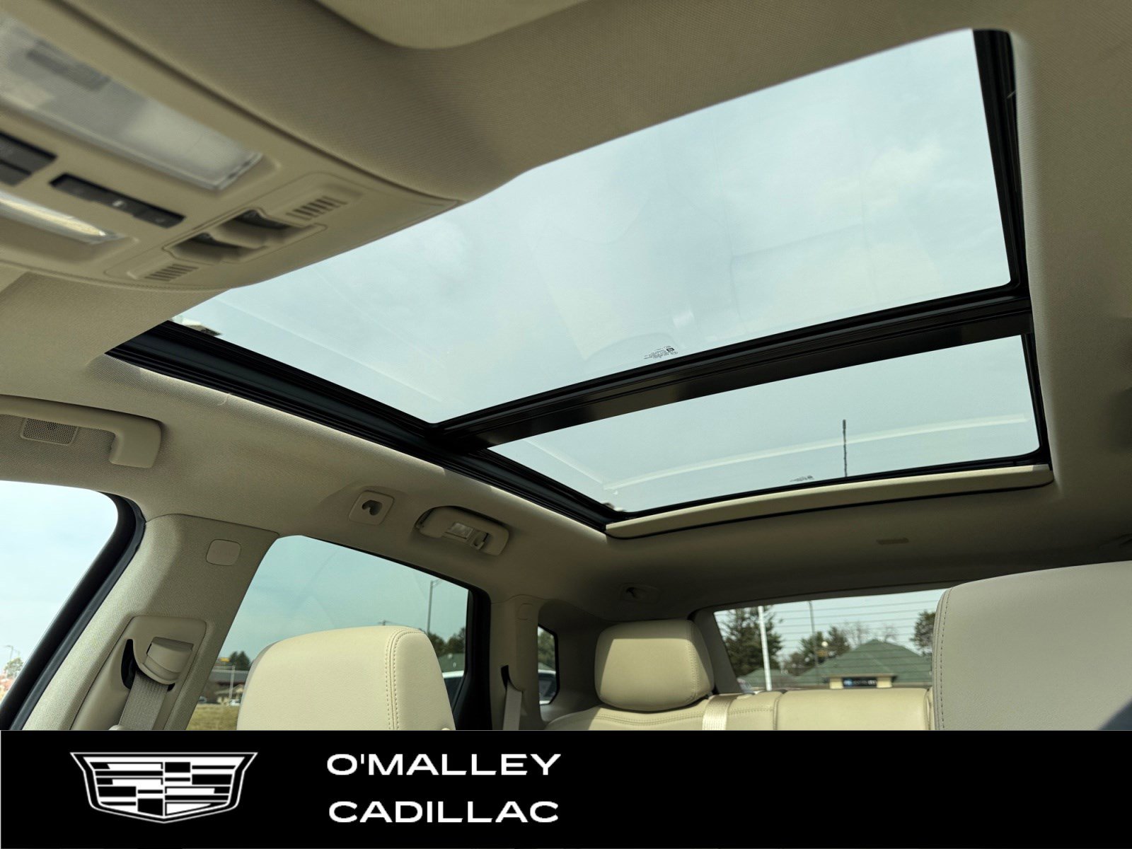 Used 2016 Cadillac SRX Luxury w/ Driver Awareness Package image 23