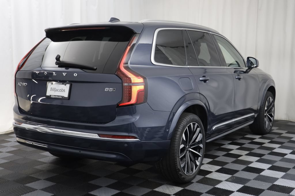 Used 2025 Volvo XC90 B5 Plus AWD/4WD image 17