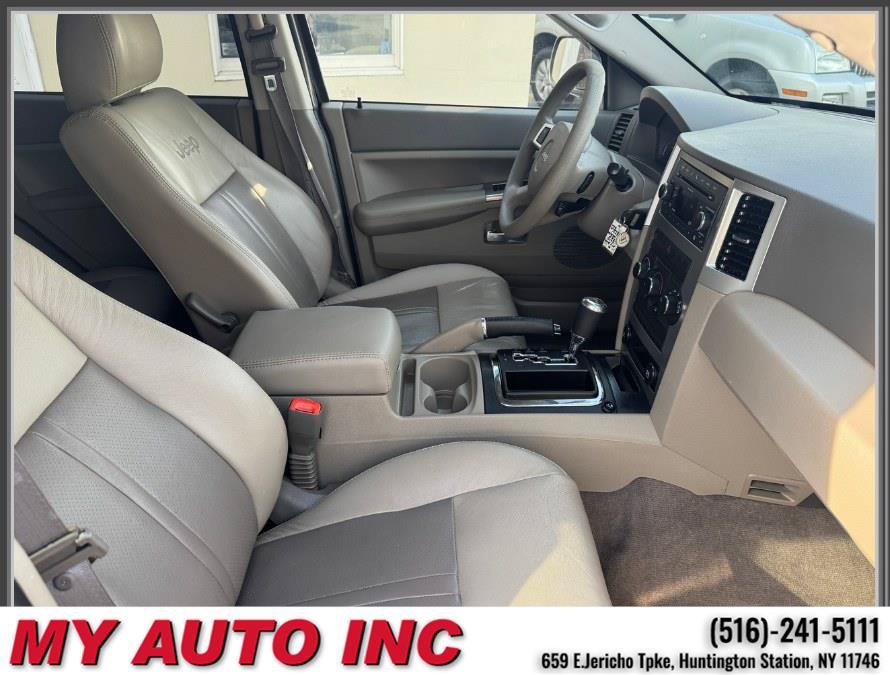 Used 2010 Jeep Grand Cherokee Laredo AWD/4WD image 26
