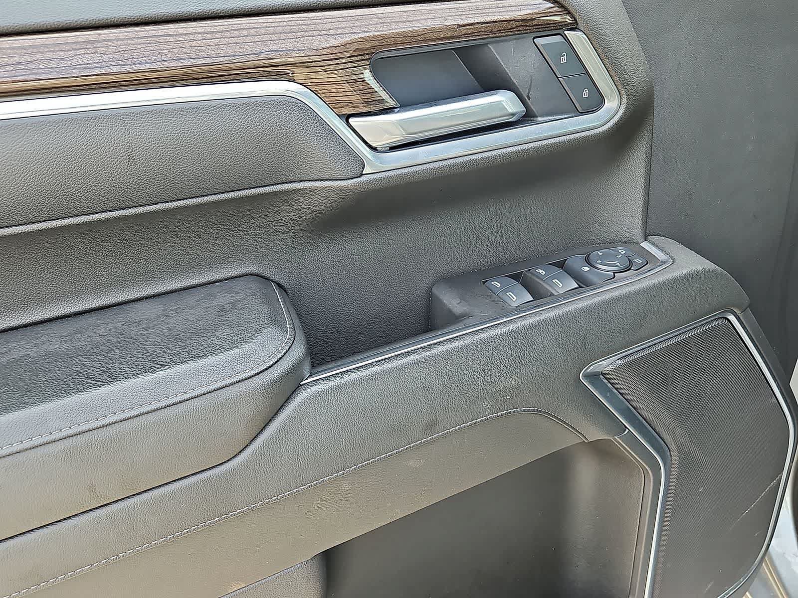 Used 2025 Chevrolet Silverado 1500 LT AWD/4WD image 29