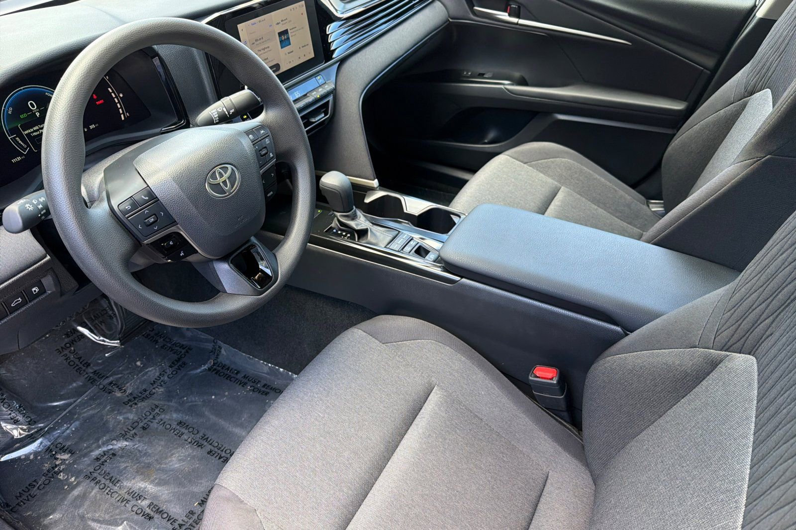 Used 2025 Toyota Camry LE image 7