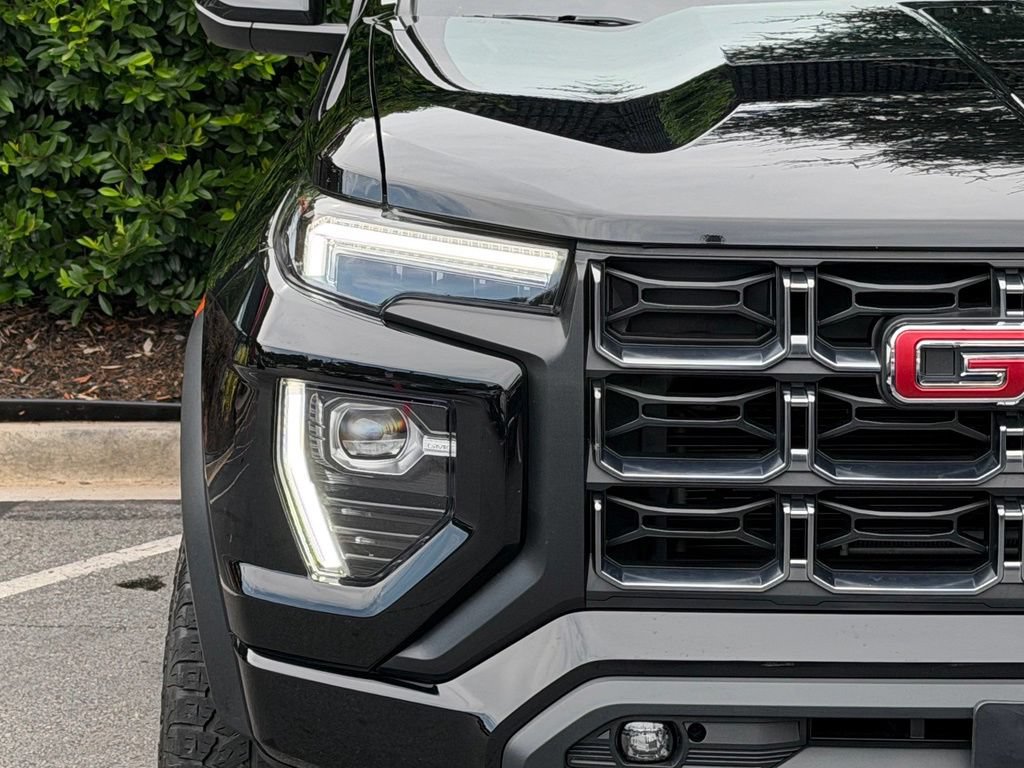 Used 2024 GMC Canyon AT4 w/ AT4 Premium Package AWD/4WD image 4