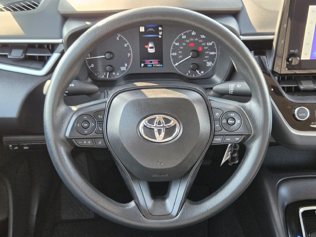 Used 2025 Toyota Corolla LE FWD image 14