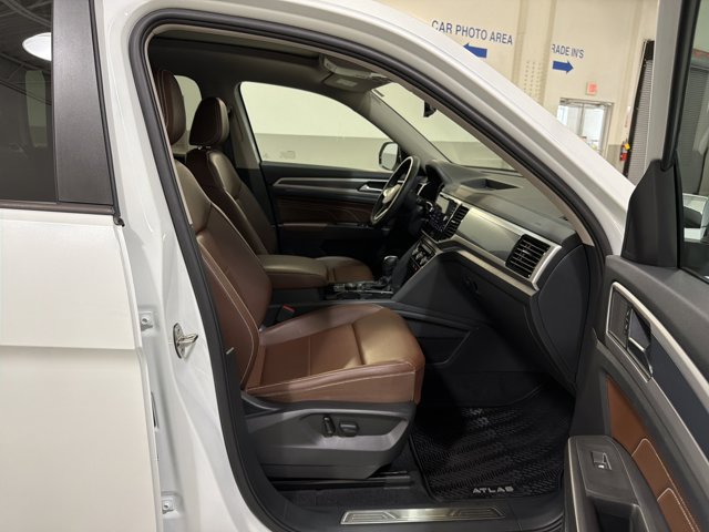 Certified 2023 Volkswagen Atlas SEL R-Line AWD/4WD image 36