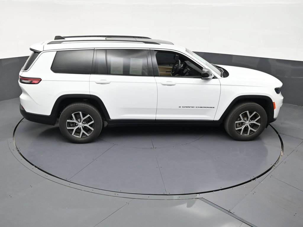 Used 2023 Jeep Grand Cherokee L Limited w/ Luxury Tech Group II AWD/4WD image 17