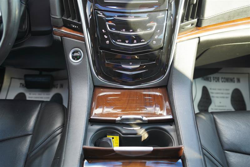 Used 2017 Cadillac Escalade Luxury AWD/4WD image 64
